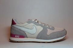 Nike Internationalist Grey/Beige