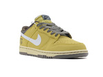 Nike Dunk Low "Bumblebee"